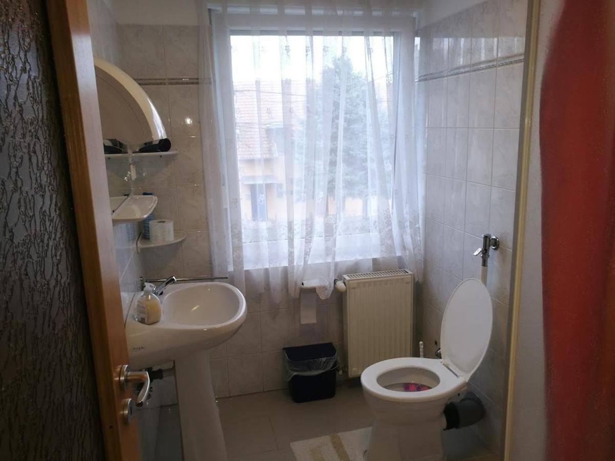 Apartment Révész Harkány Esterno foto