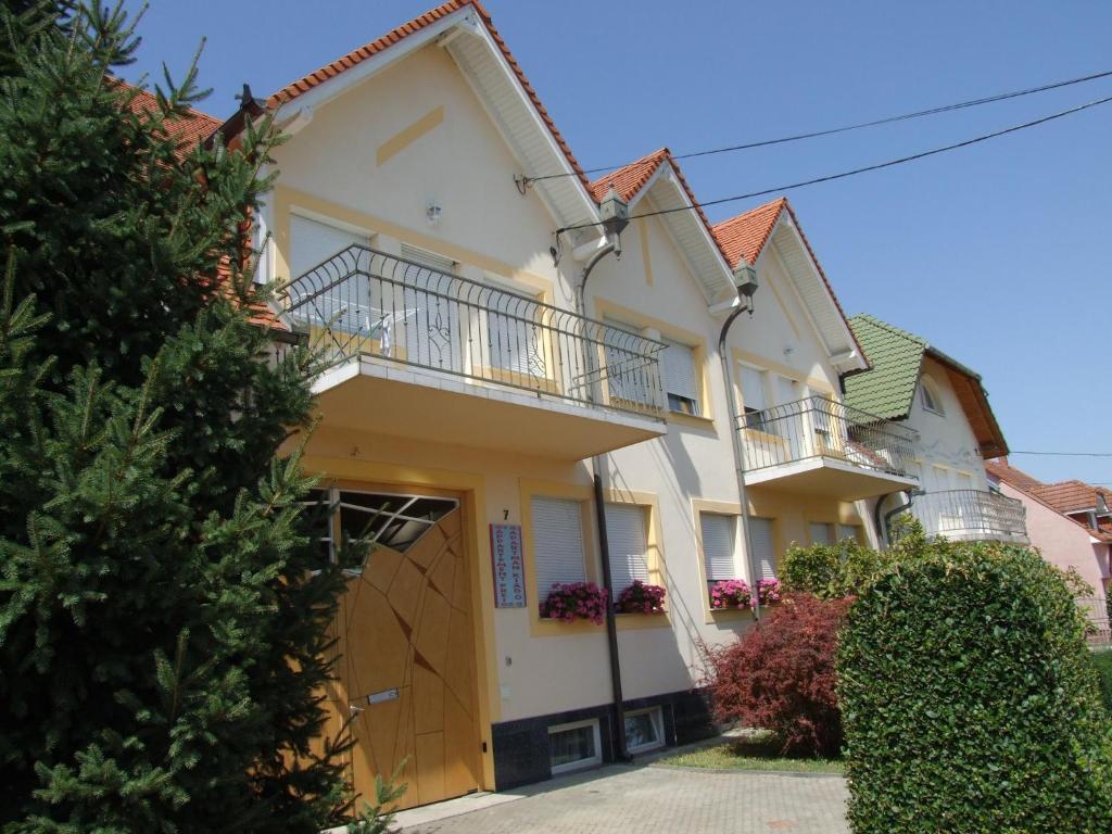 Apartment Révész Harkány Esterno foto